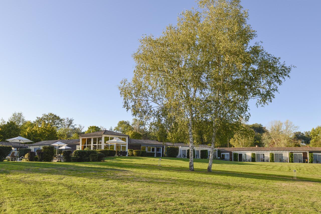 Logis Hotel Val De Vienne Le Vigeant Kültér fotó