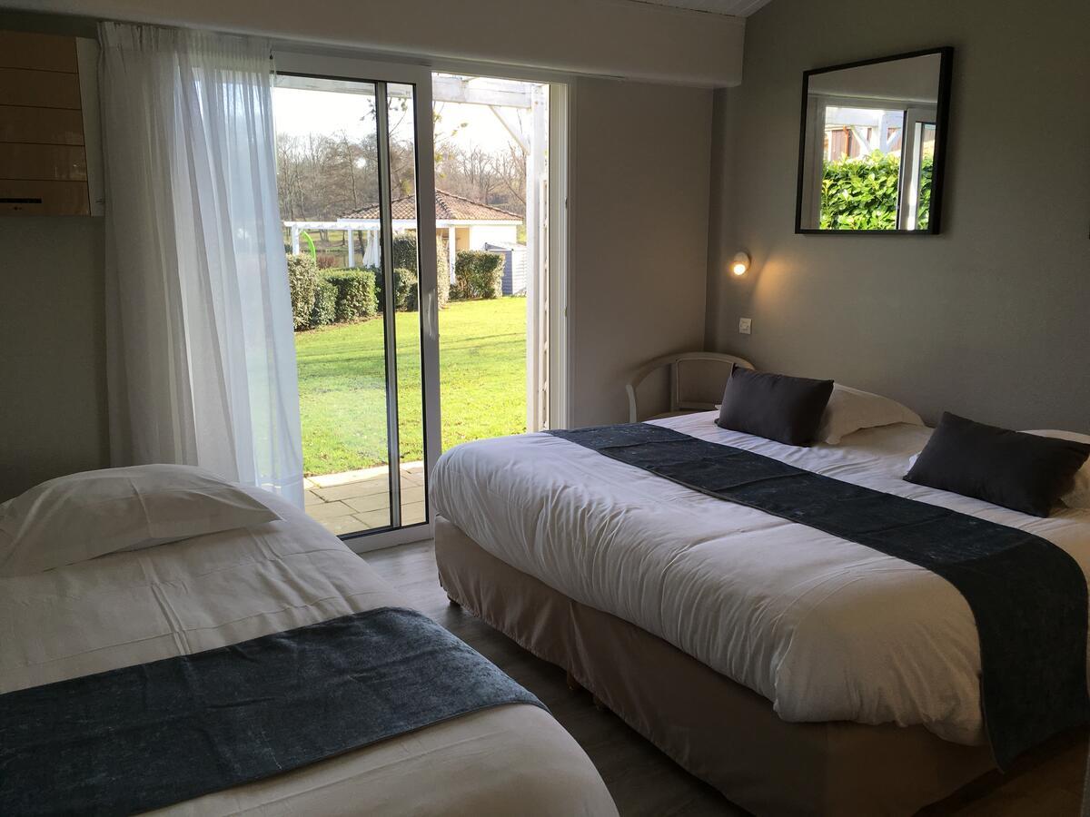 Logis Hotel Val De Vienne Le Vigeant Kültér fotó