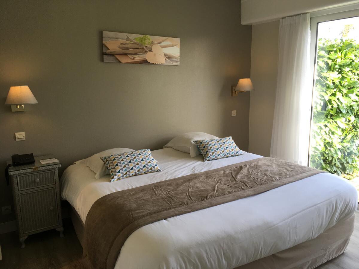 Logis Hotel Val De Vienne Le Vigeant Kültér fotó