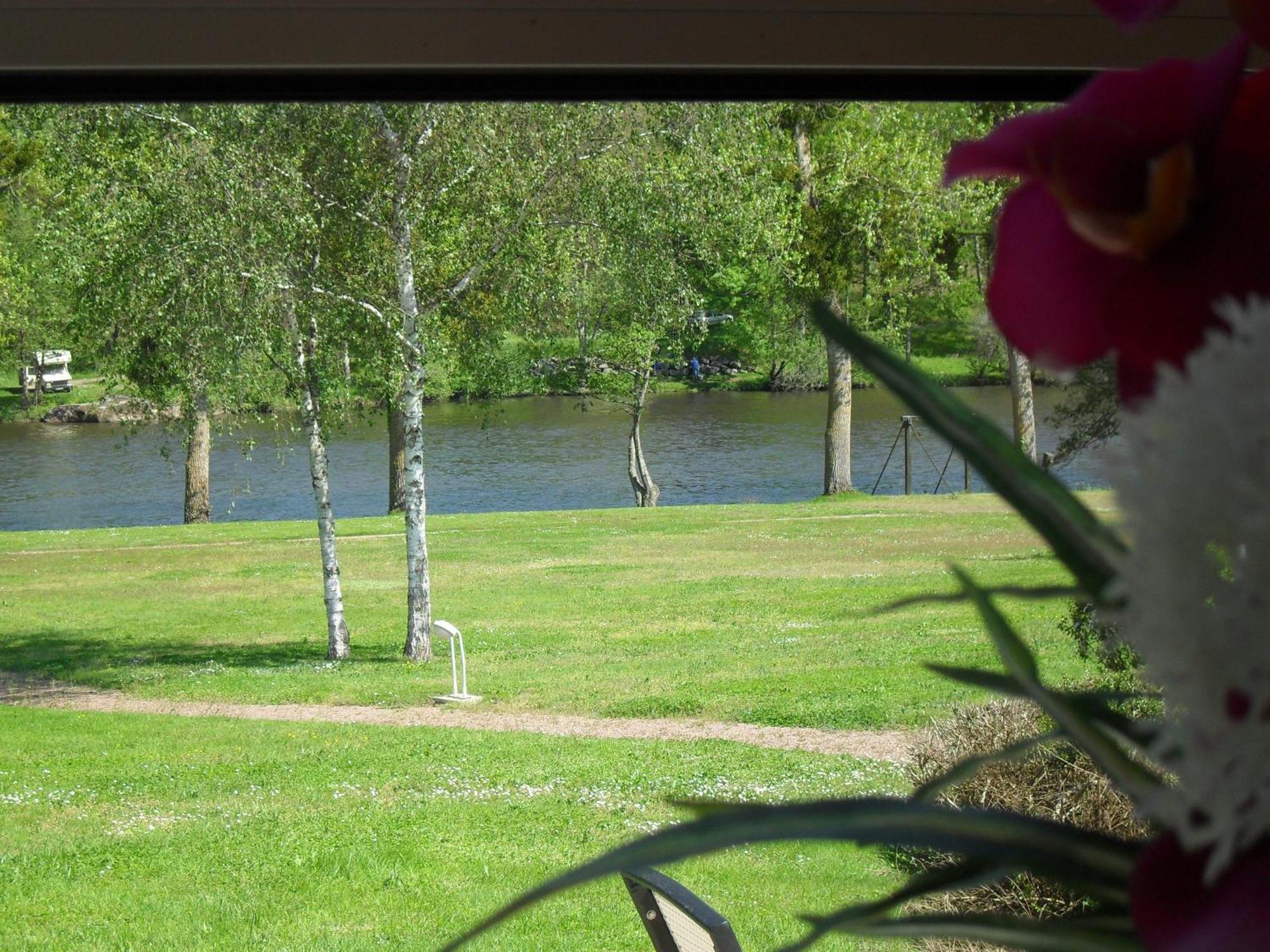 Logis Hotel Val De Vienne Le Vigeant Kültér fotó