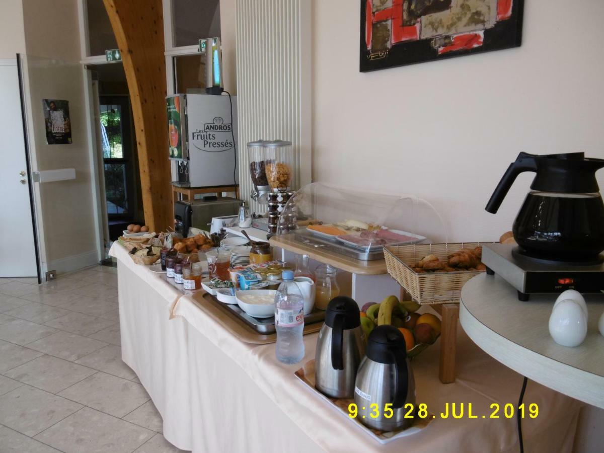 Logis Hotel Val De Vienne Le Vigeant Kültér fotó