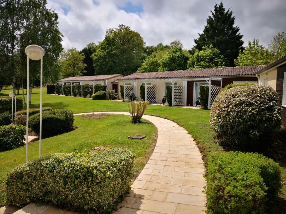 Logis Hotel Val De Vienne Le Vigeant Kültér fotó