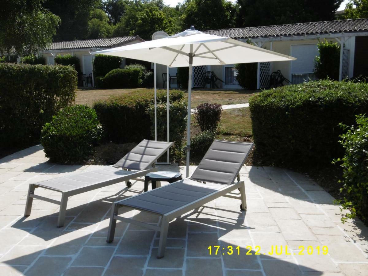 Logis Hotel Val De Vienne Le Vigeant Kültér fotó